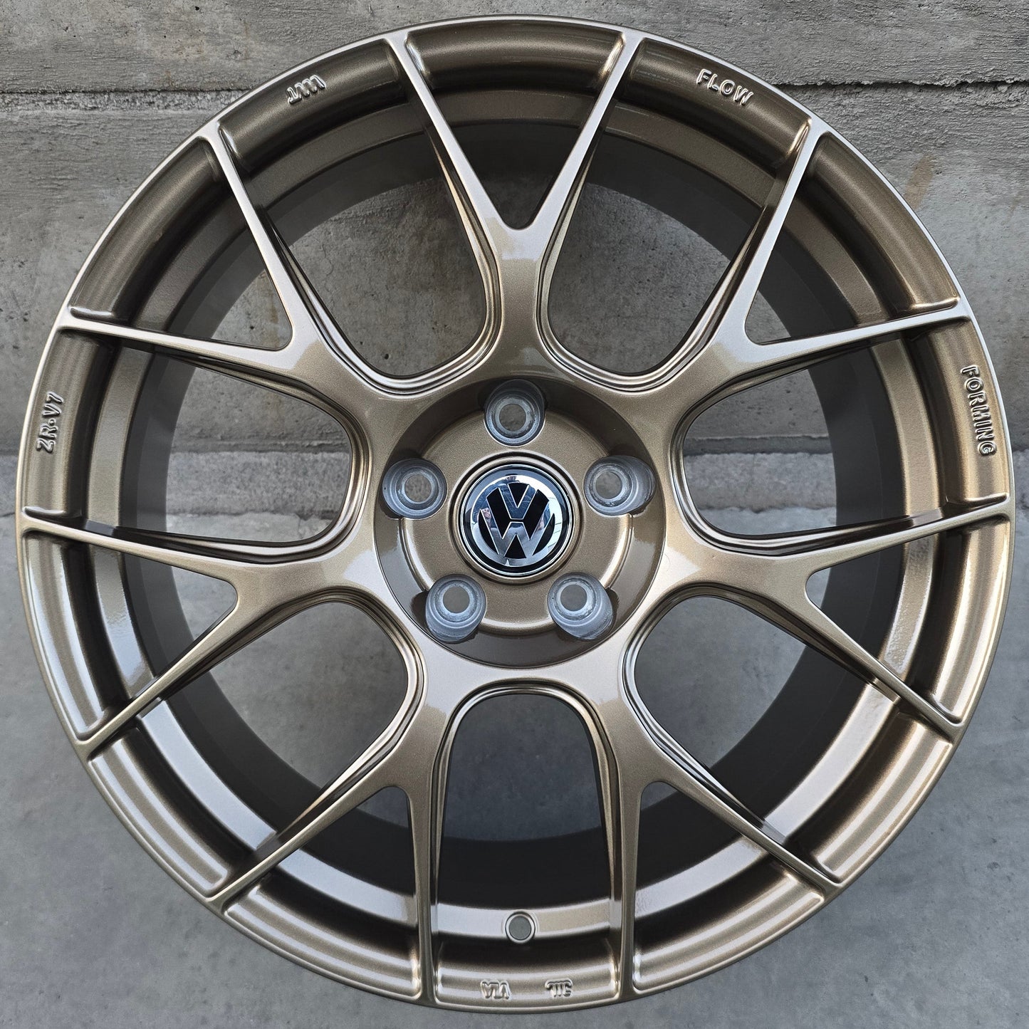 SET DE 4 LLANTAS VOLKSWAGEN * COLOR Bronce. Aro 18- 5x112 (ZR-V7)