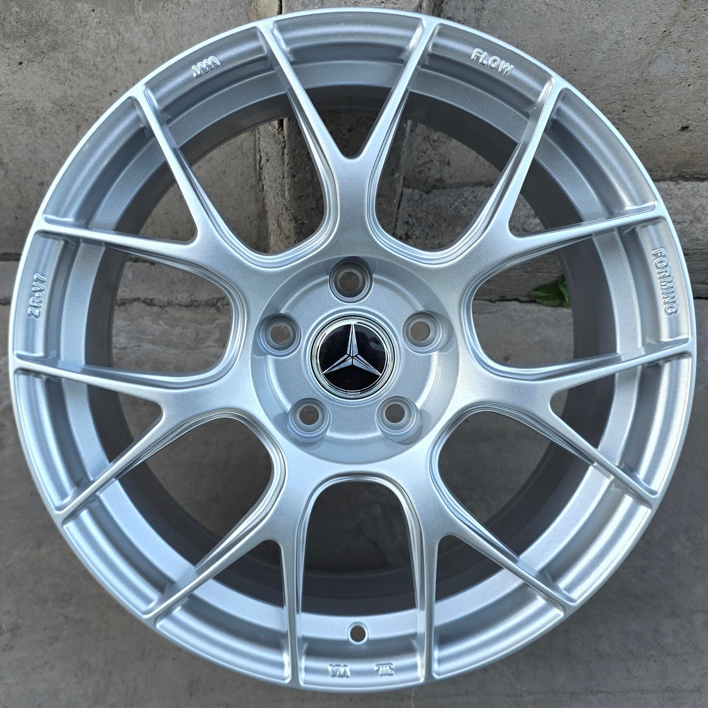SET DE 4 LLANTAS MERCEDES *. Aro 17 - 5x112. Color Plateado. (ZR-V7)