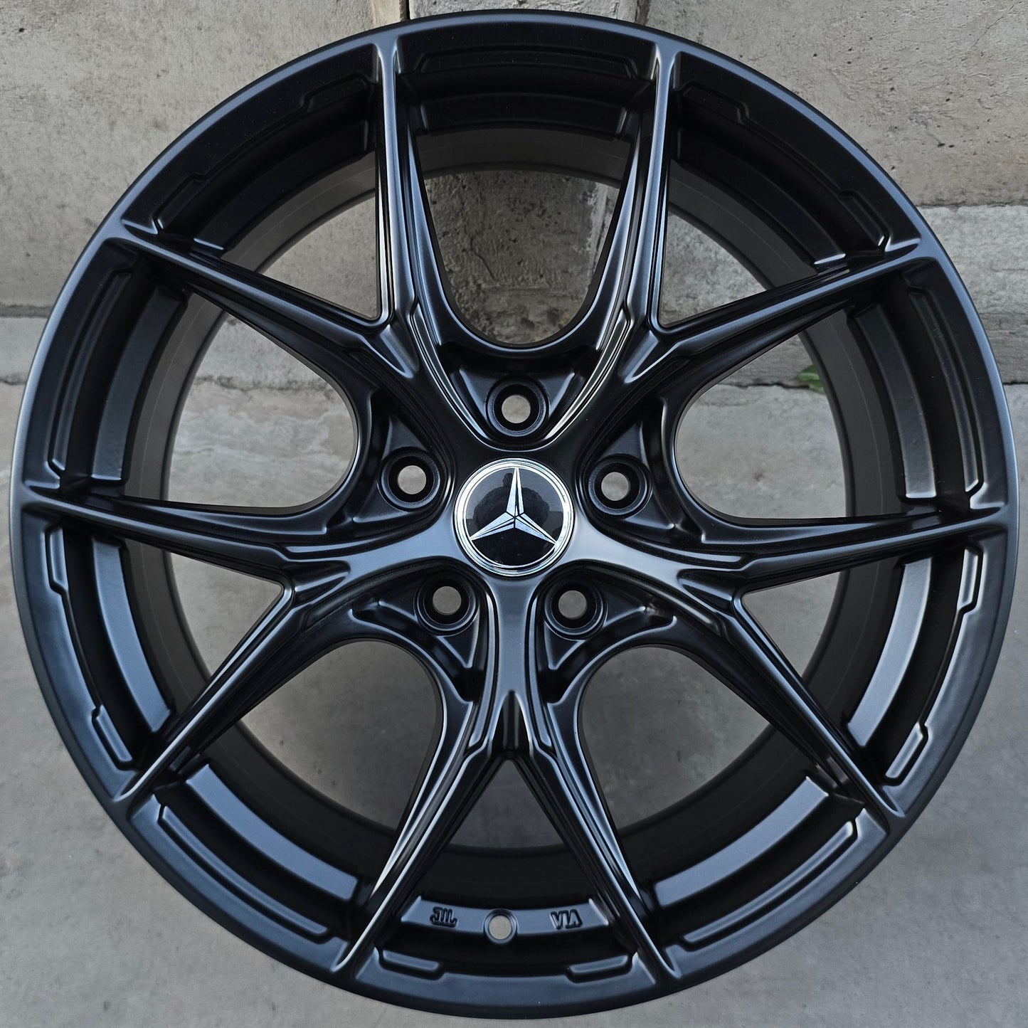 SET DE 4 LLANTAS MERCEDES * COLOR Negro. Aro 17 - 5x112 (ZR18)