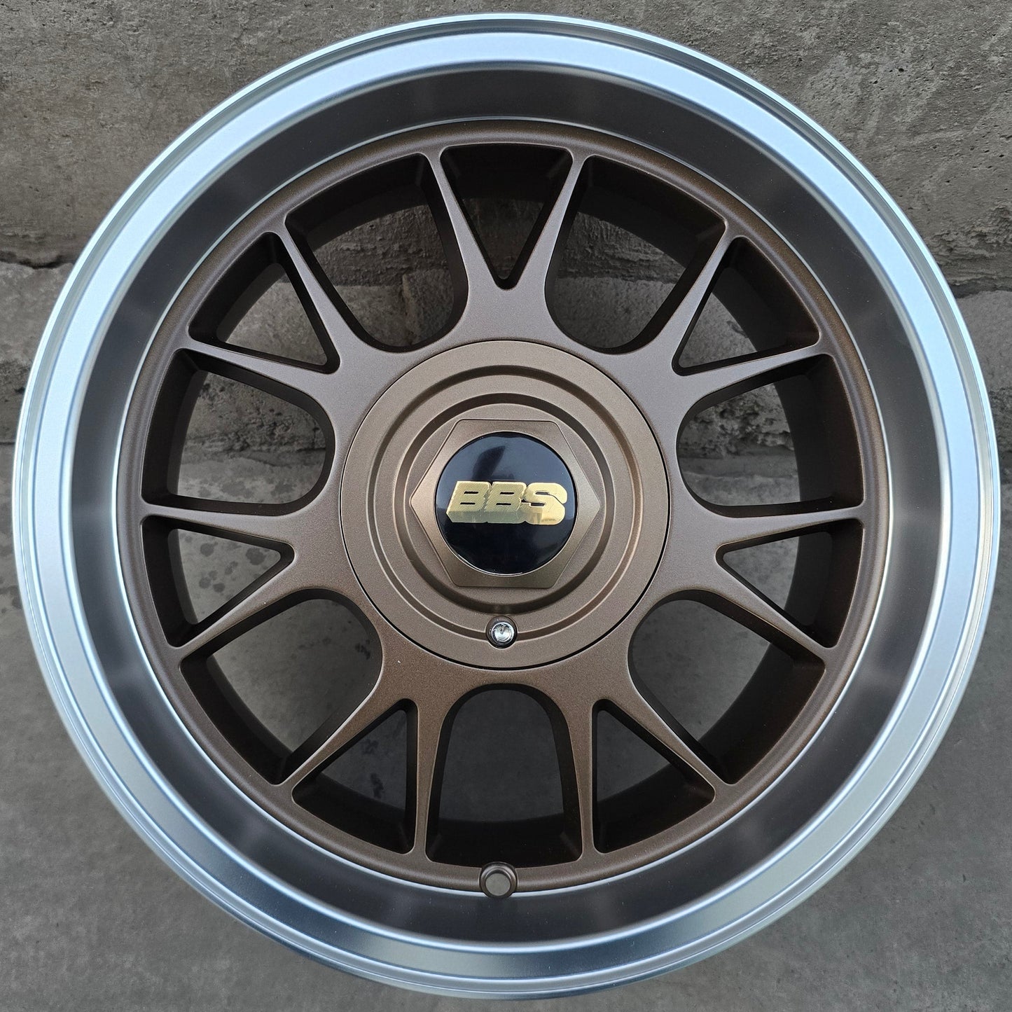 SET DE 4 LLANTAS BBS. Aro 15 - 4x100, 4x114. Doble Apernadura. Color Bronce. (RGW6612)