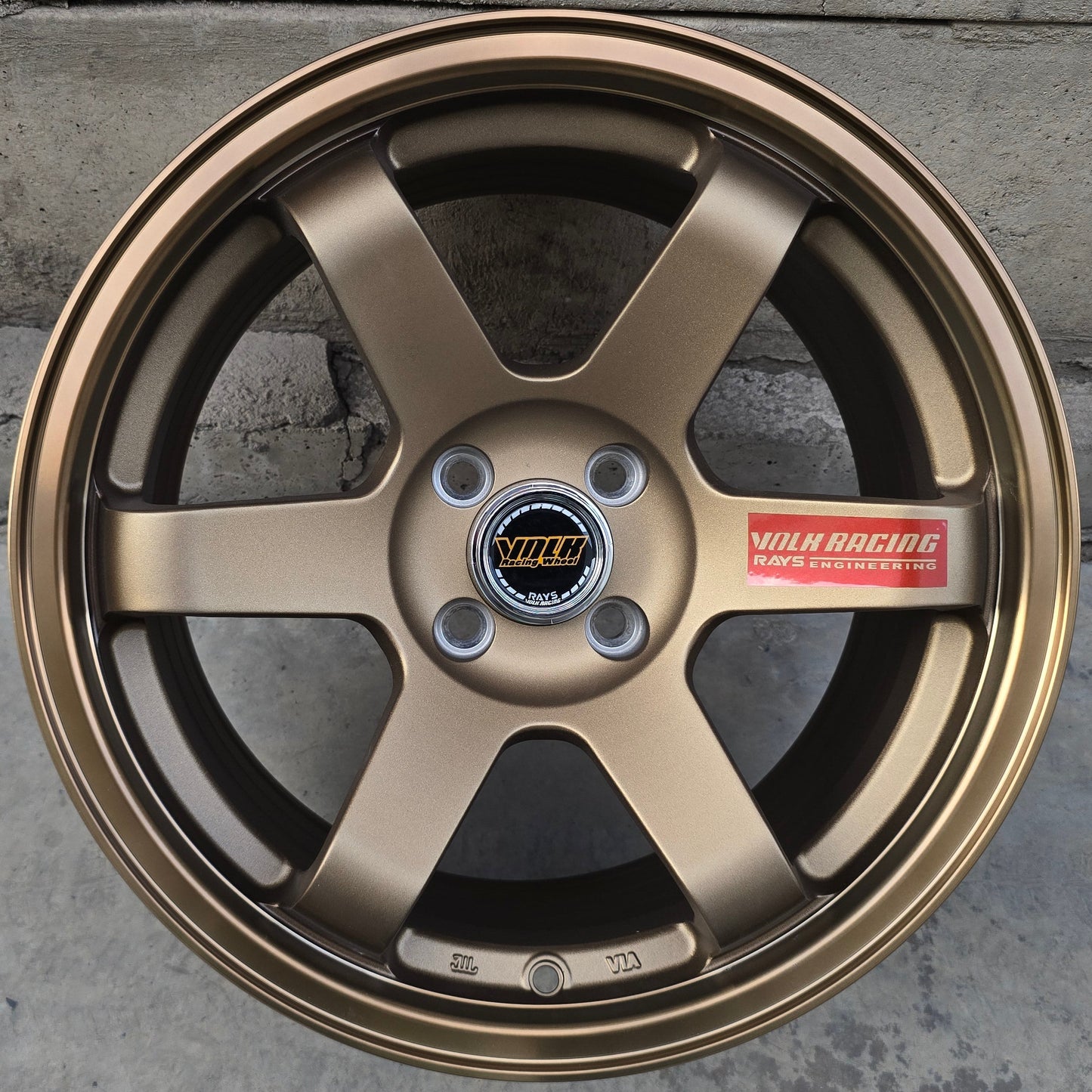 SET DE 4 LLANTAS VOLK TE37 RACING *. Aro 16 - 4x100. Color Bronce. (6003)