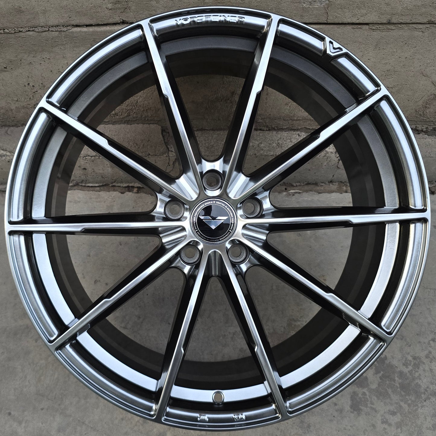 SET DE 4 LLANTAS Color Grafito Metalizado. Aro 20 - 5x114. (FF109)