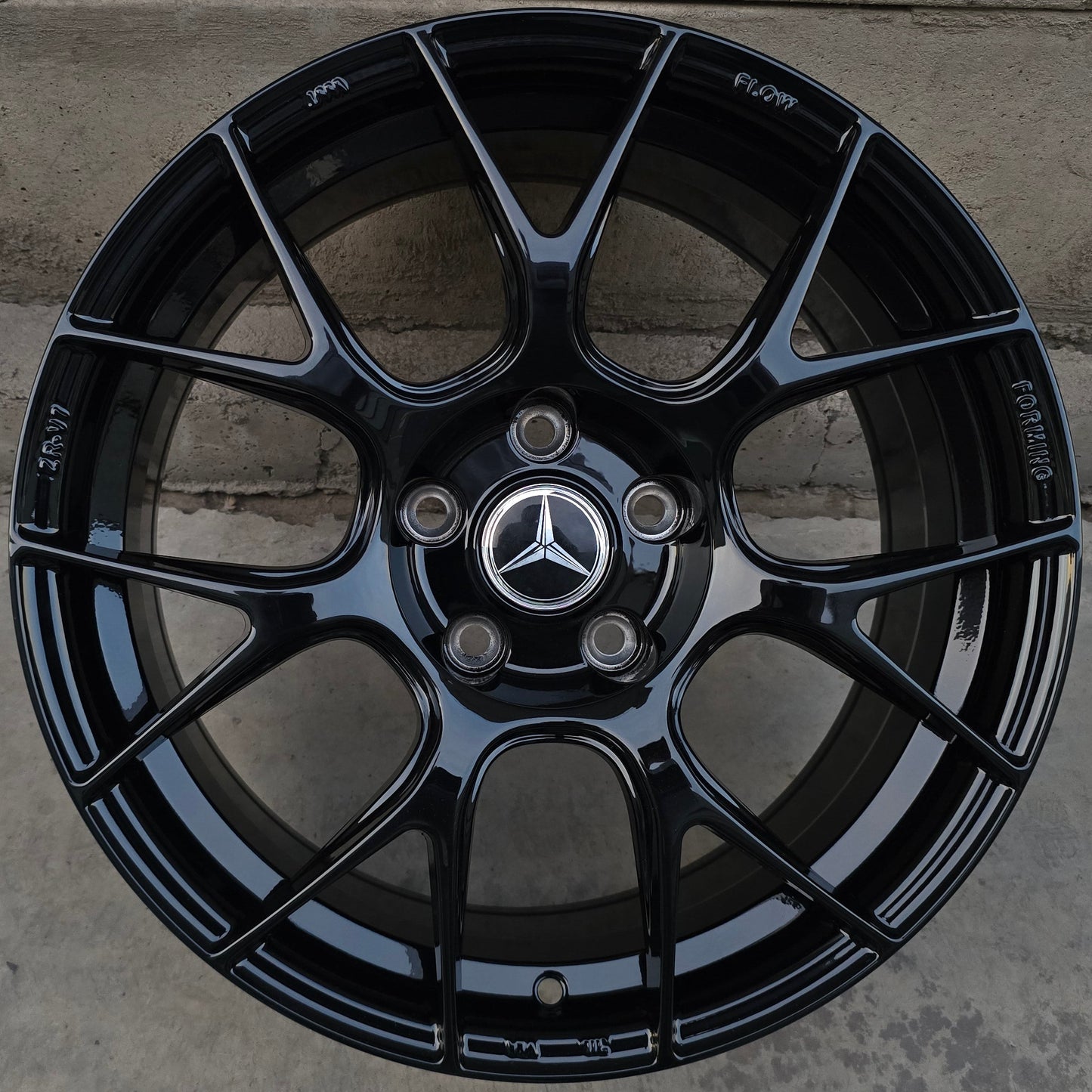 SET DE 4 LLANTAS MERCEDES *. Aro 17 - 5x112. Color Negro. (ZR-V7)