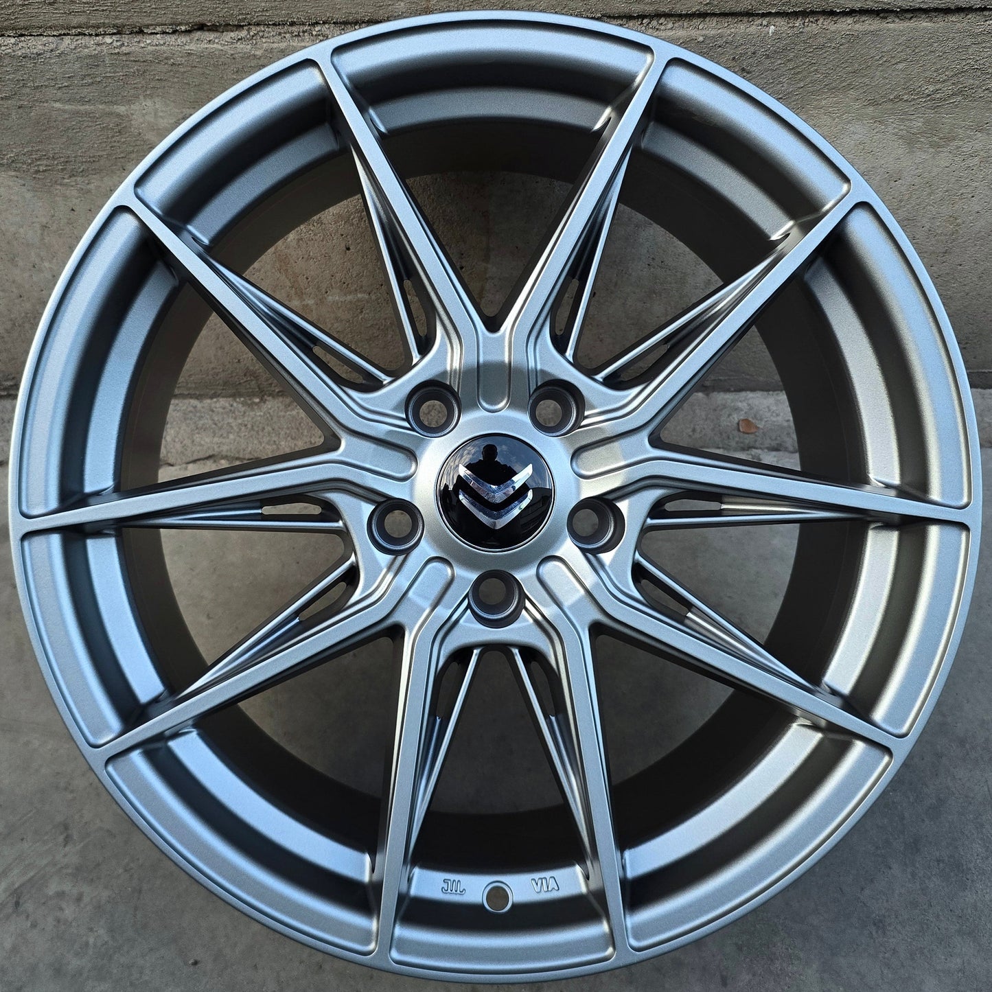 SET DE 4 LLANTAS CITROEN *. COLOR Grafito. Aro 17- 5x108 (INUGAMI)