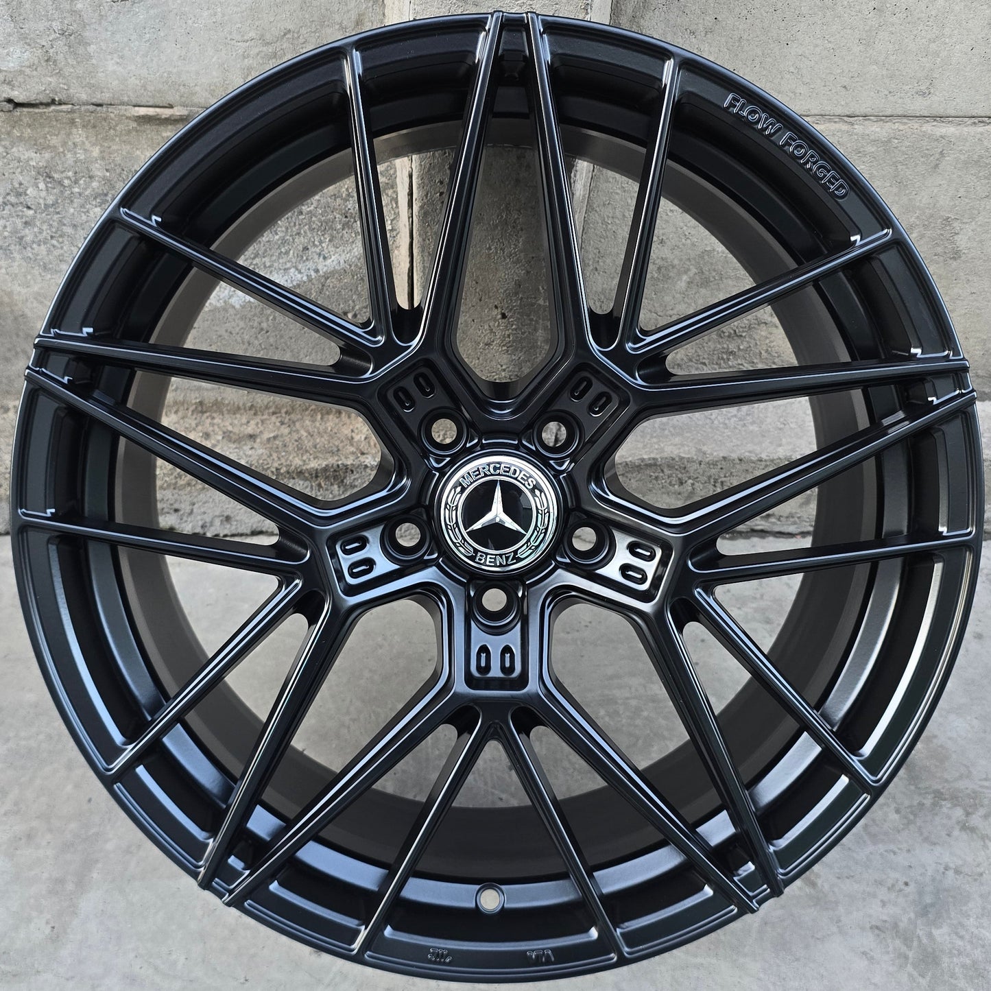 SET DE 4 LLANTAS MERCEDES * COLOR Negro. Aro 19 - 5x112. (VLF35)