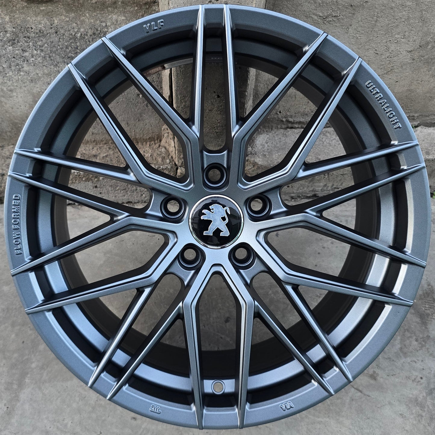 SET DE 4 LLANTAS PEUGEOT *. COLOR Grafito. Aro 17- 5x108 (VLF06)