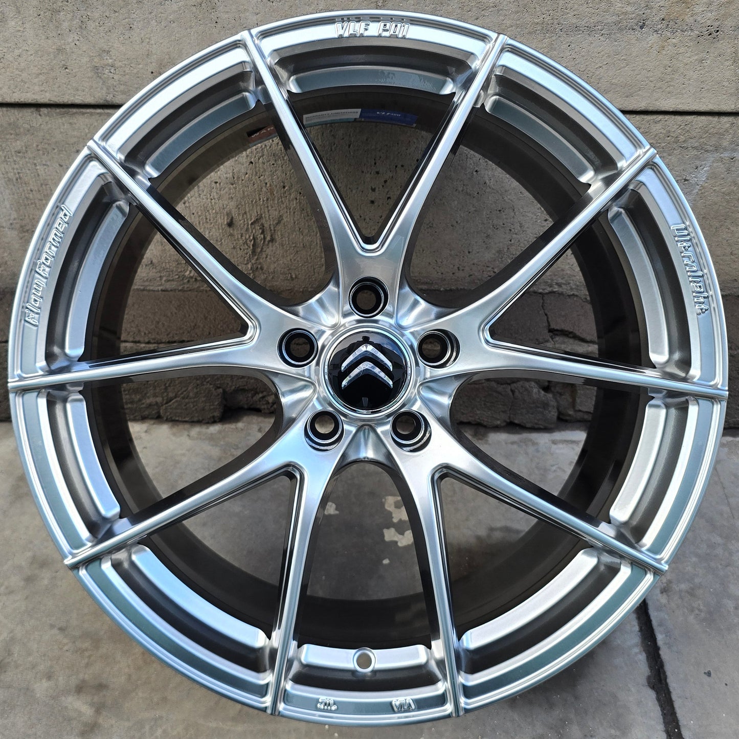 SET DE 4 LLANTAS CITROEN *. COLOR Grafito Metalizado. Aro 18- 5x108 (VLF-P01)
