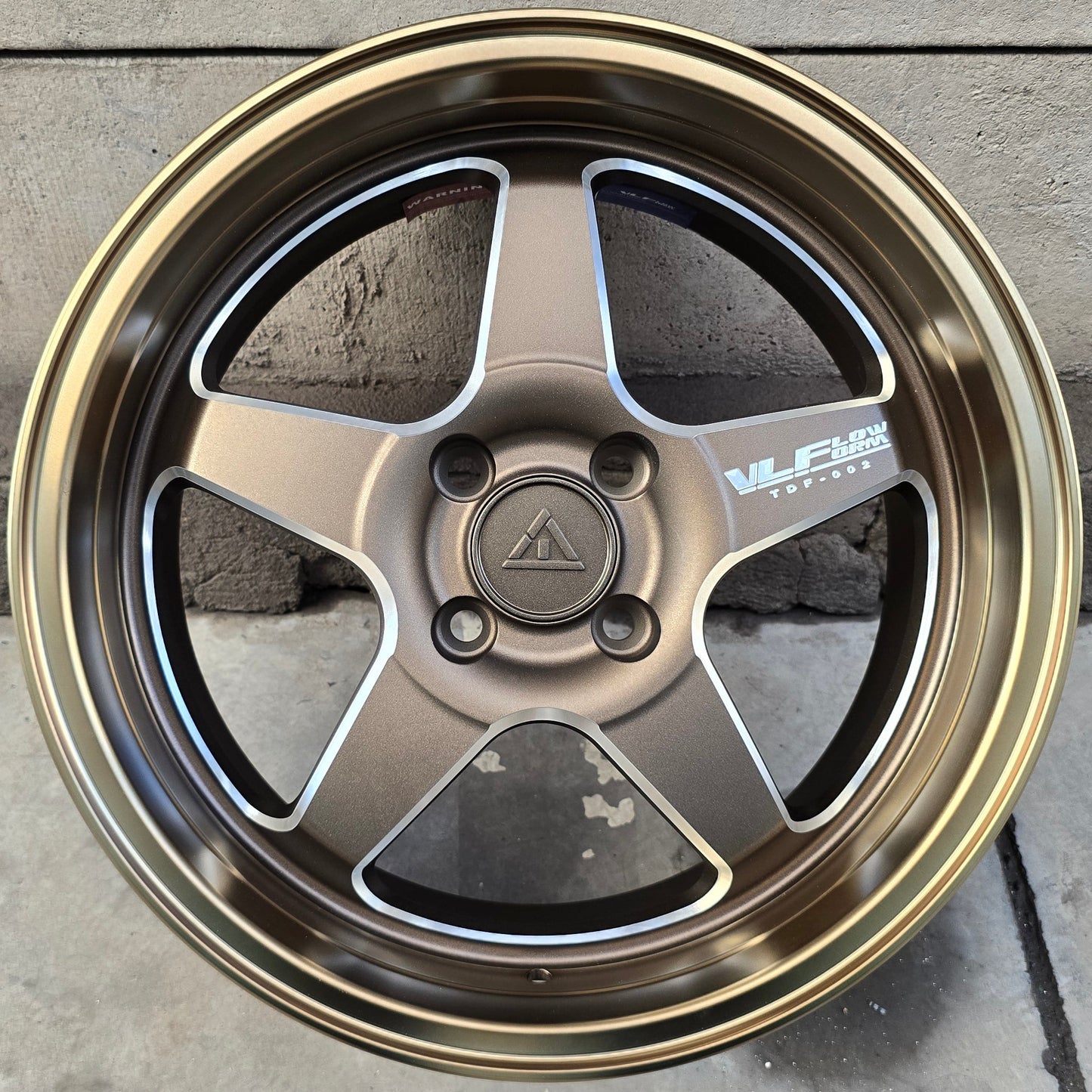 SET DE 4 LLANTAS. Aro 16 - 4x100. Color Bronce. (VLF-W20)