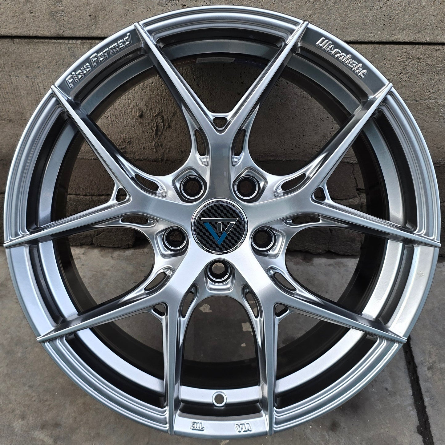 SET DE 4 LLANTAS Color Grafito Metalizado *. Aro 17- 5x108 (VLF20)