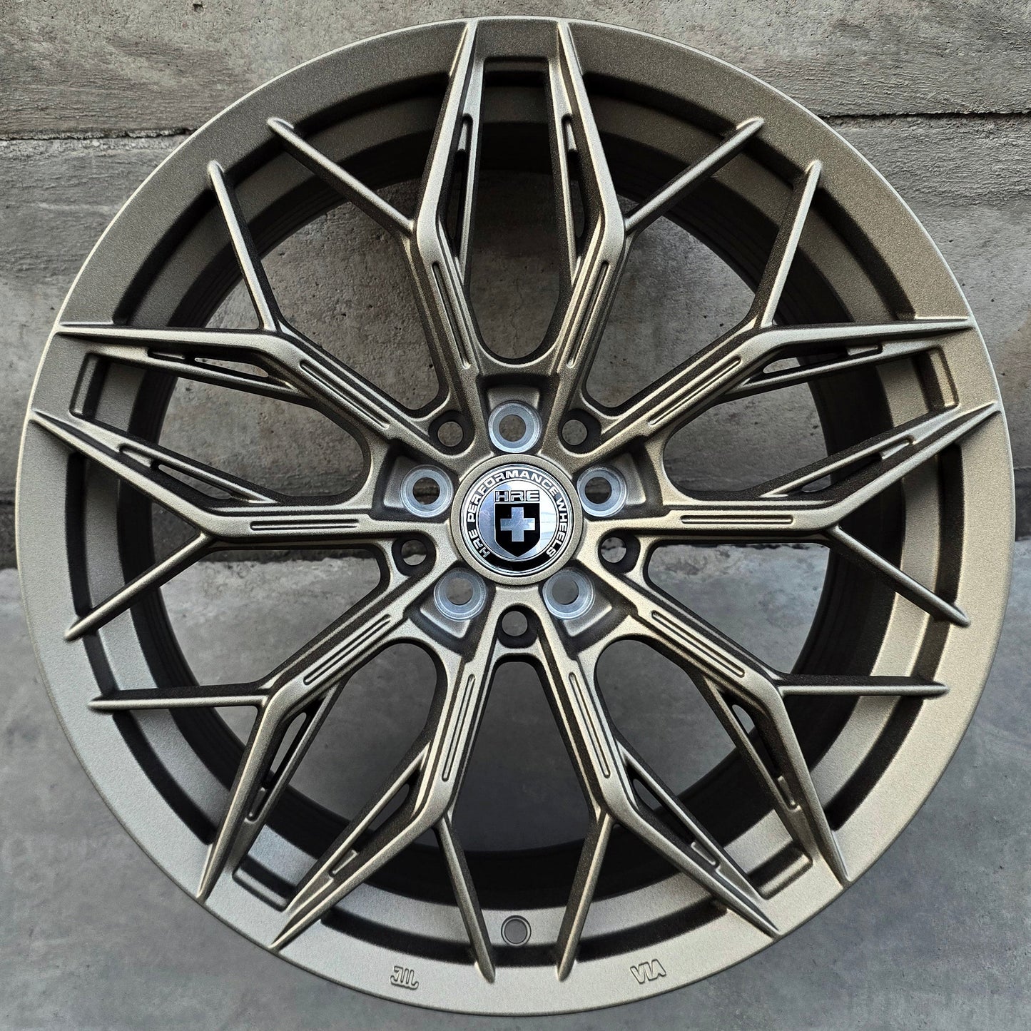 SET DE 4 LLANTAS Color Bronce. Aro 18 - 5x100. (XF209)