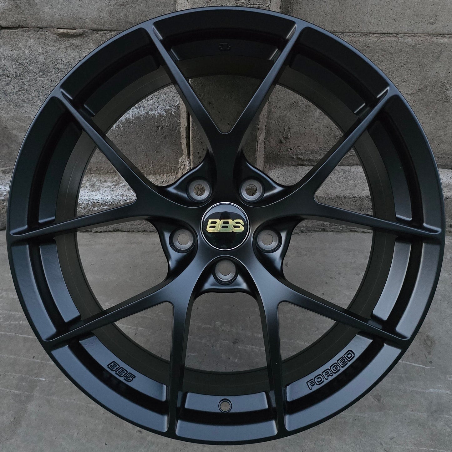 SET DE 4 LLANTAS BBS FIR LIGERA. Aro 18 - 5x112. Color Negro. (F-3221)