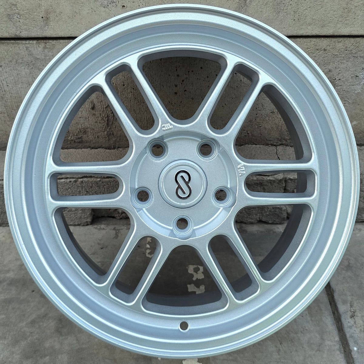 SET DE 4 LLANTAS ENKEI RPF1. Aro 16 - 5x114. Color Plateado. (60423)