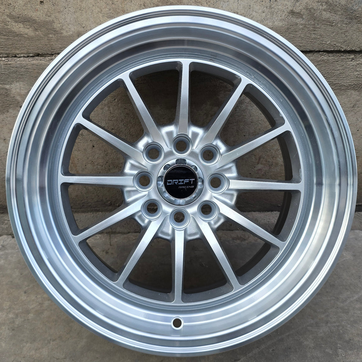 SET DE 4 LLANTAS DRIFT. Aro 15 - 4x100, 4x108. Doble Apernadura. Color Plateado. (104)