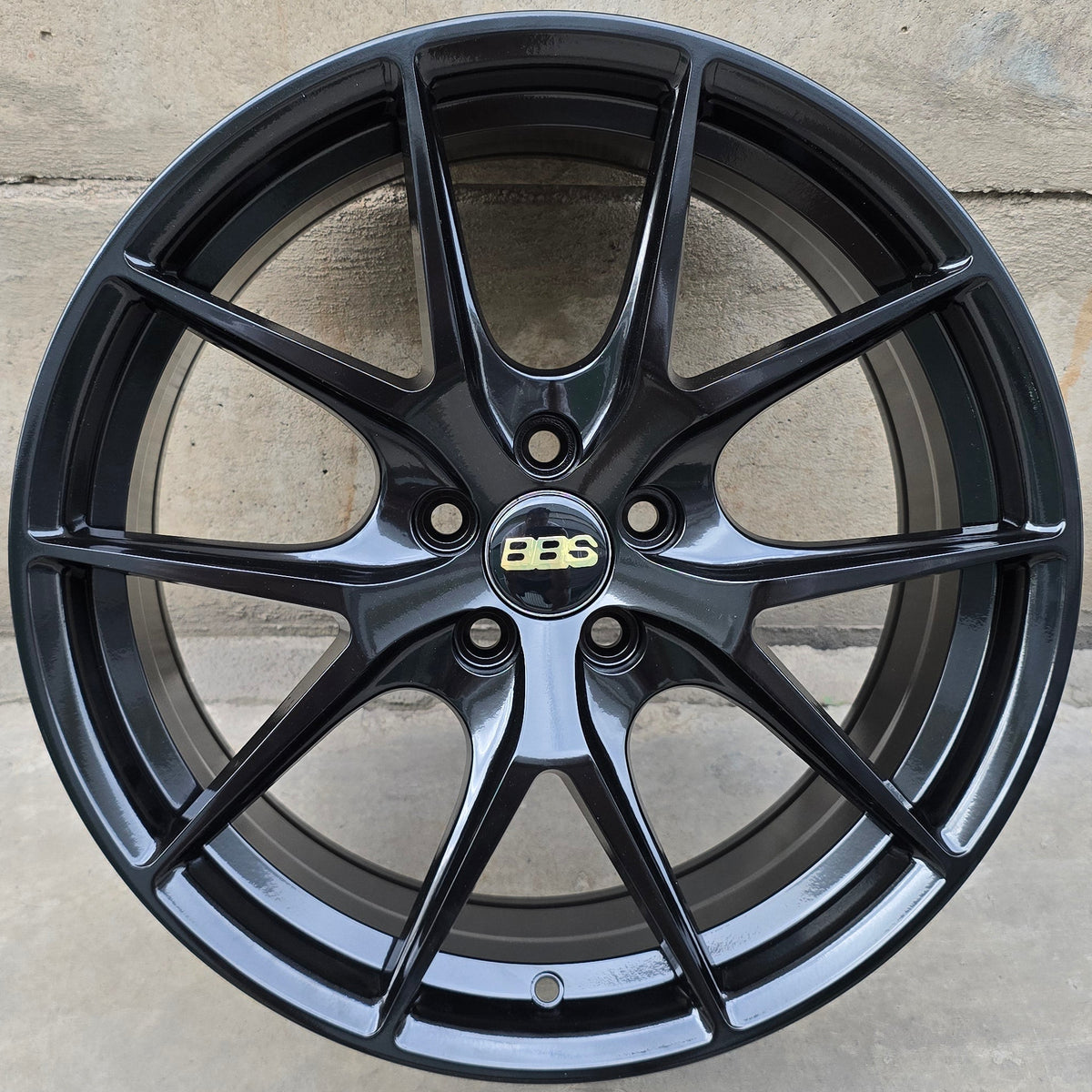 SET DE 4 LLANTAS BBS FIR *. Aro 17 - 5x100. Color Negro. (17H9017B)