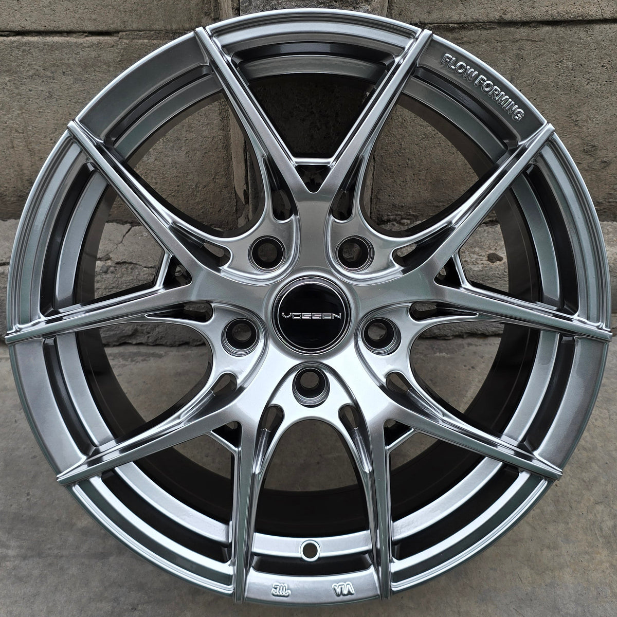 SET DE 4 LLANTAS VOSSEN HF5 *. Aro 16 - 5x114. Color Grafito Metalizado. (161022HB)
