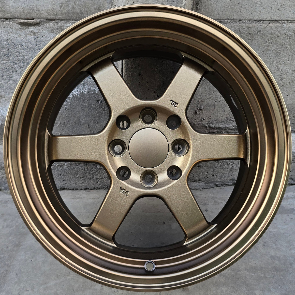 SET DE 4 LLANTAS Aro 15 - 4x100, 4x114. Doble Apernadura. Color Bronce. (6105)