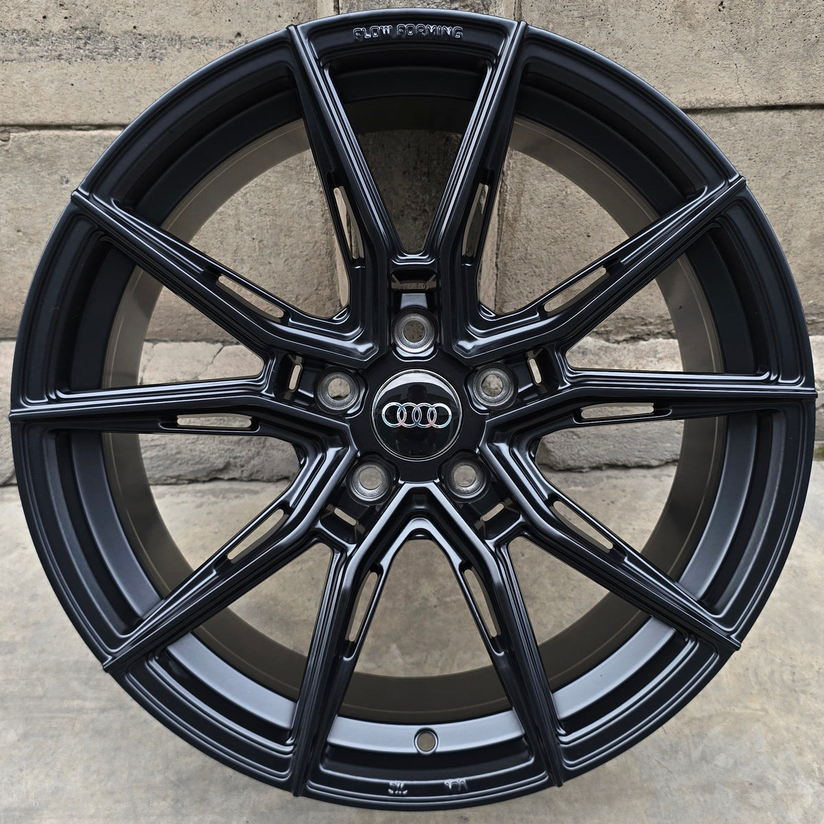 SET DE 4 LLANTAS AUDI *. Color Negro Mate. Aro 18 - 5x112 (X807191)