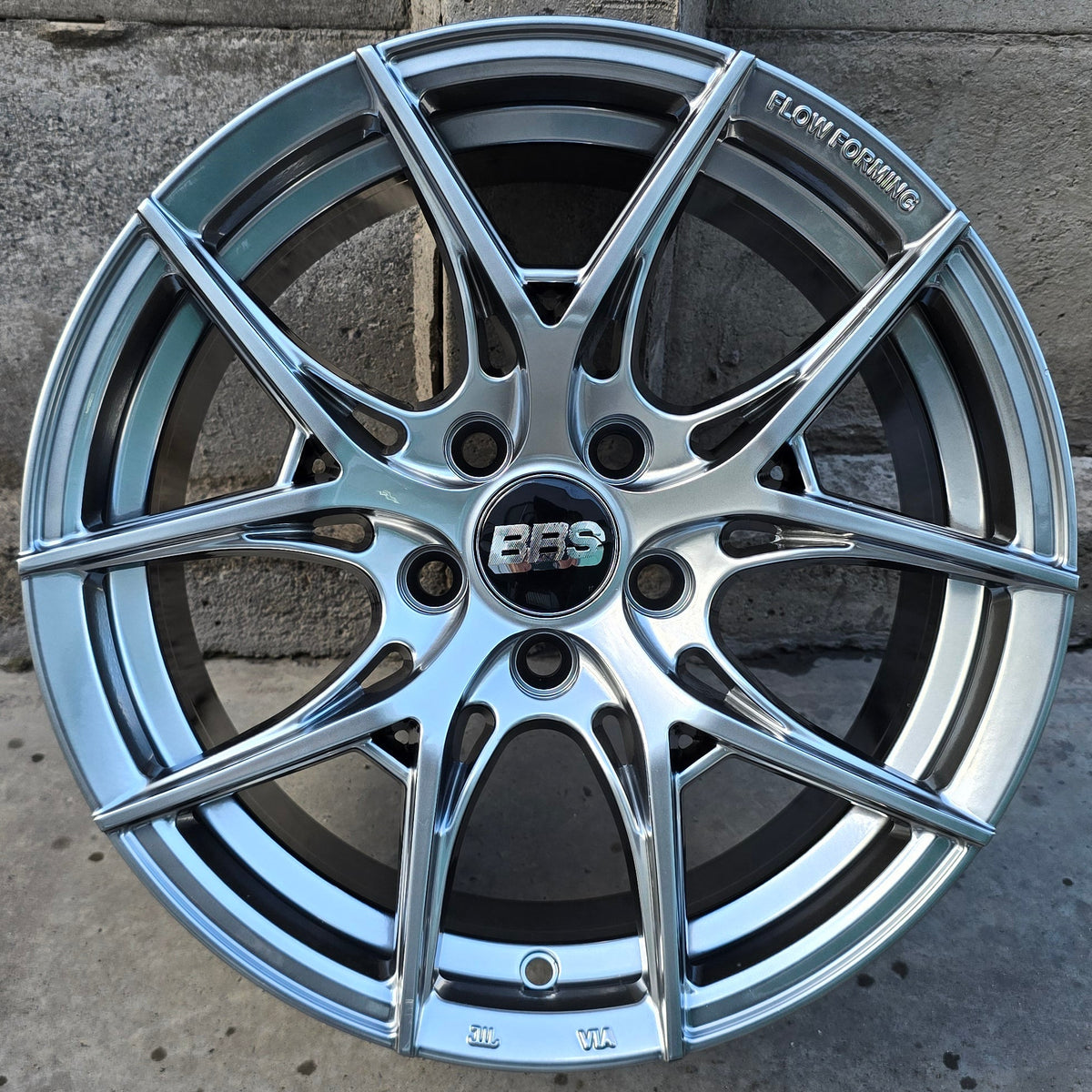 SET DE 4 LLANTAS BBS. Aro 15 - 5x100. Color Grafito Metalizado. (151022HB)