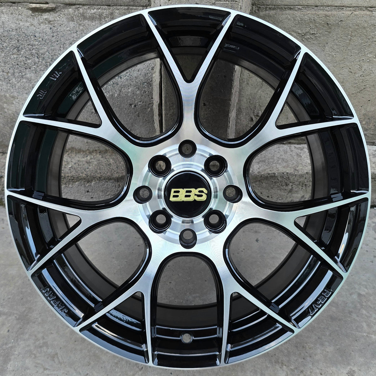 SET DE 4 LLANTAS BBS REV7. Aro 16 - 5x100, 5x114. Doble apernadura. Color Cromado Fondo Negro (RGW7105).