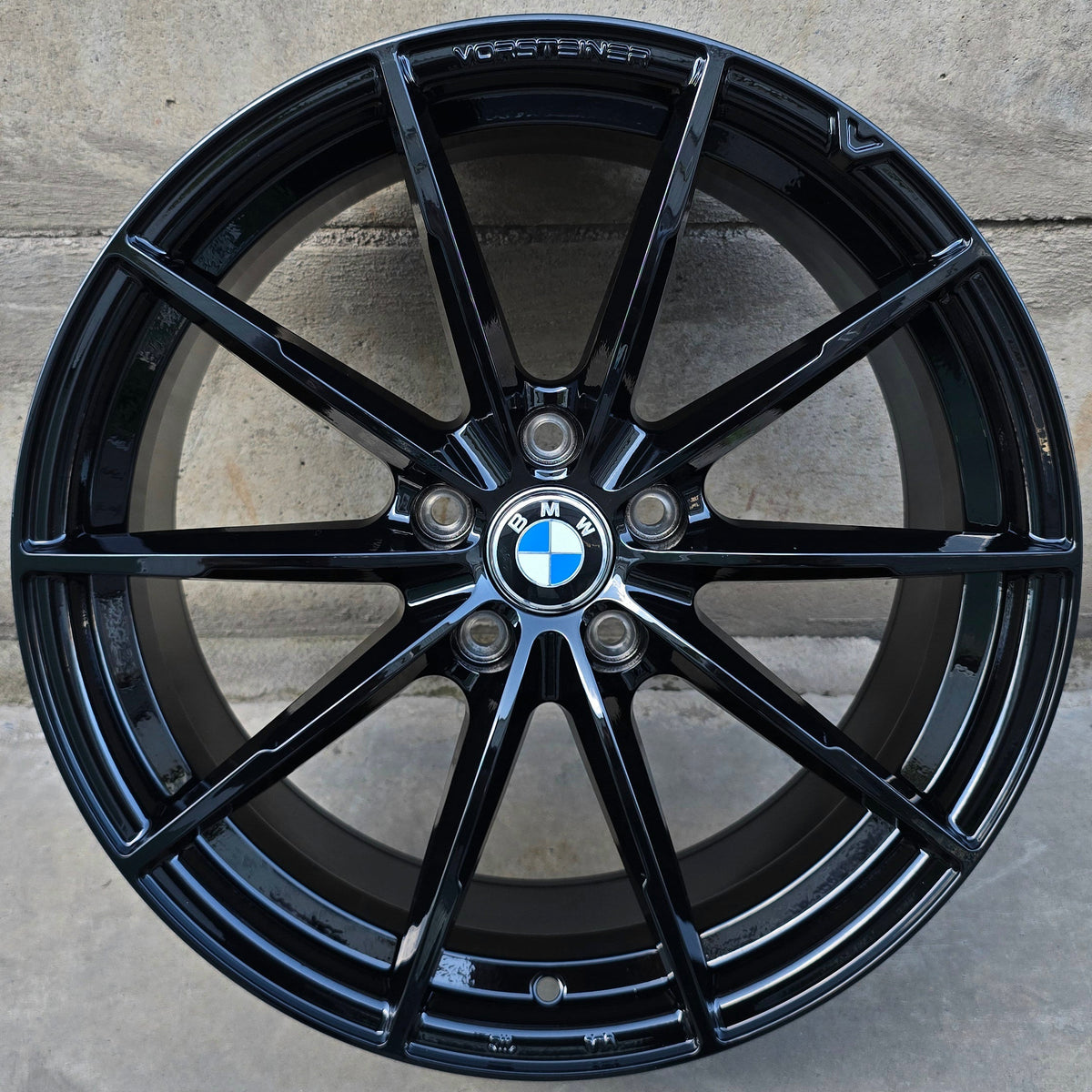 SET DE 4 LLANTAS BMW *. Aro 18 - 5x112. Color Negro. (FF109)