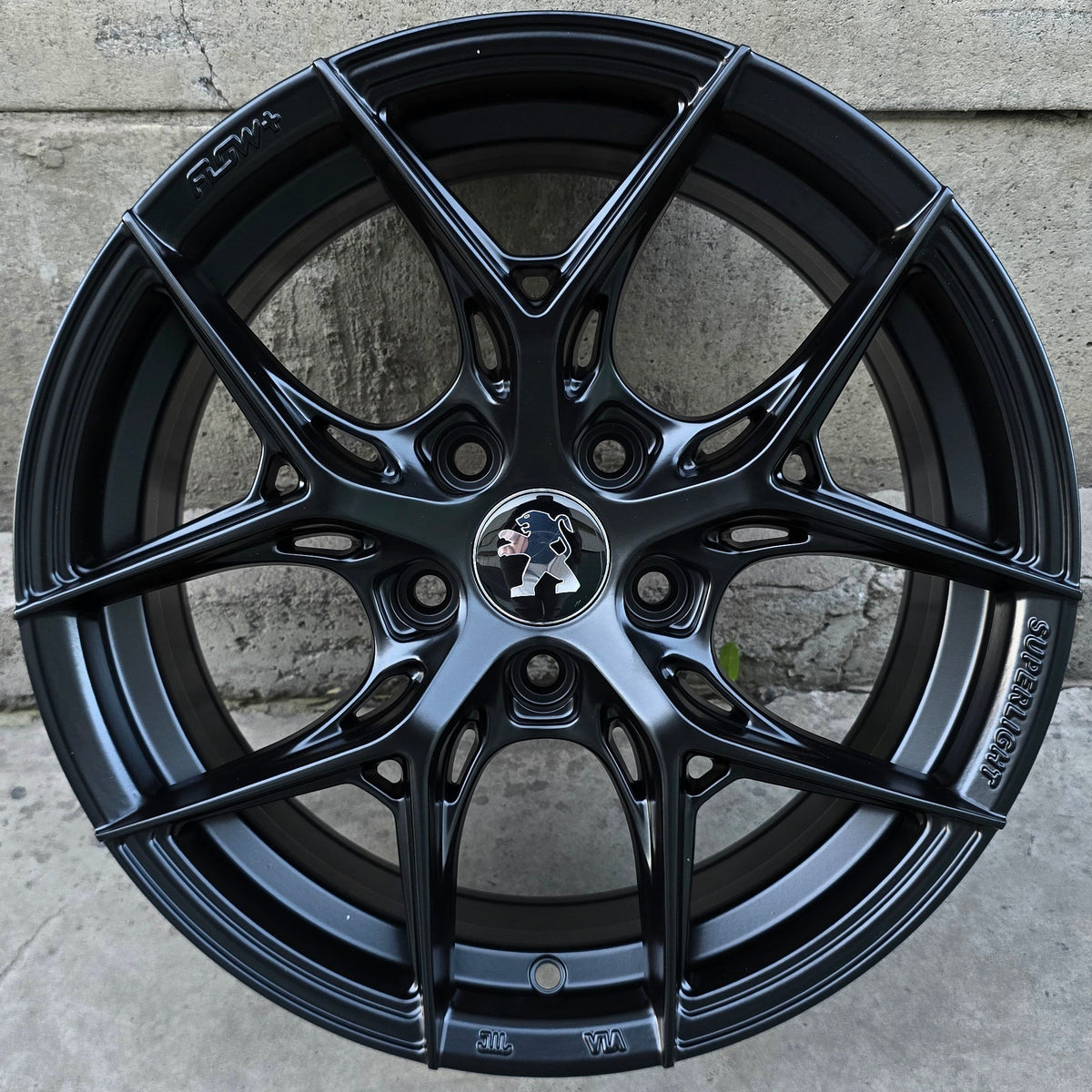 SET DE 4 LLANTAS PEUGEOT *. Aro 16 - 5x108. Color Negro Mate. (X161076)