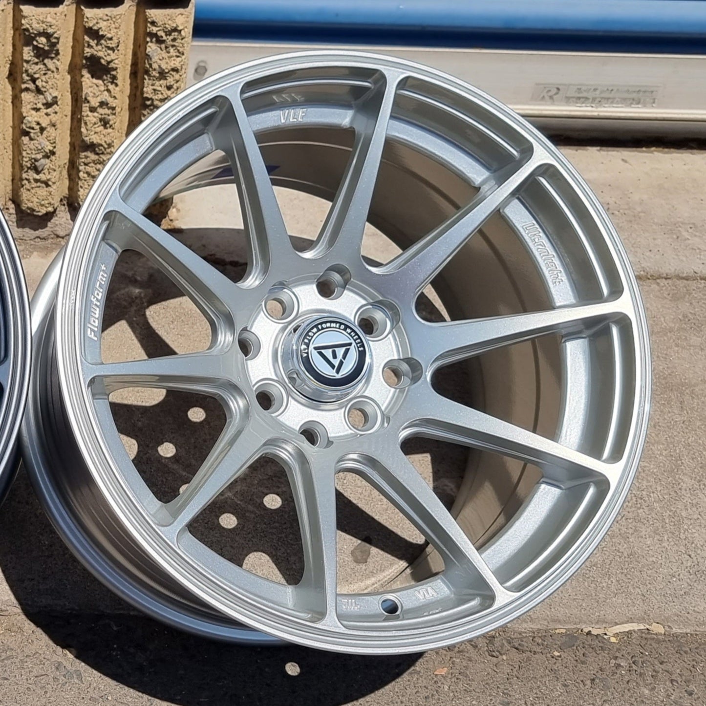 SET DE LLANTAS XXR 527. Aro 15-4x114 .Color Plateado .(VLF-C05).