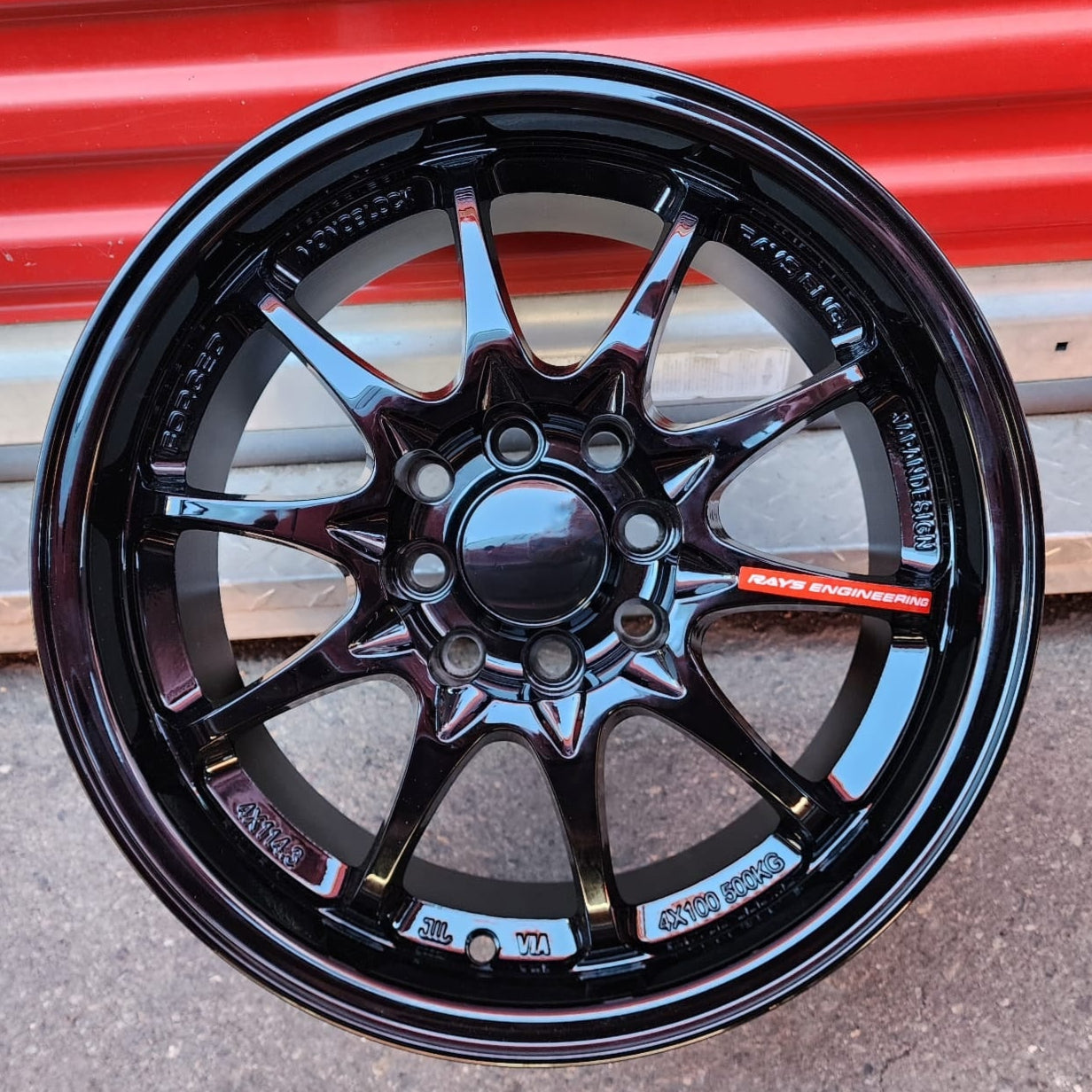 SET DE LLANTAS VOLK CE38. Aro 15-4x114, 4x100 .Color Negro Brillante .(TY559).