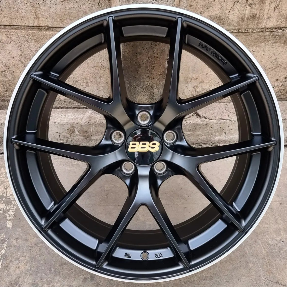 SET DE LLANTAS BBS FIR COLOR Negro Mate Linea Cromada. Aro 18 - 5x120 (889)
