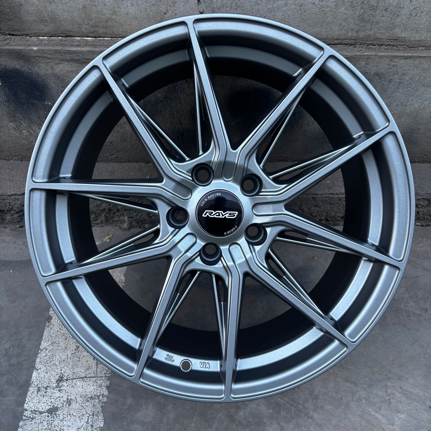 SET DE 4 LLANTAS Rays COLOR Grafito. Aro 17- 5x114 (INUGAMI)