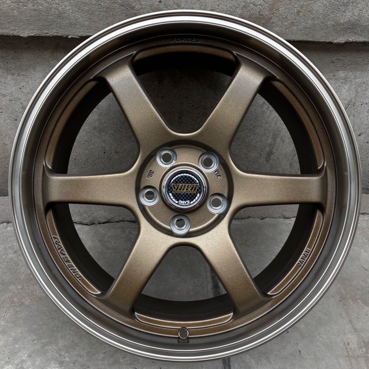 SET DE 4 LLANTAS VOLK TE37. Aro 18 - 5x112. Color Bronce. (KCR)