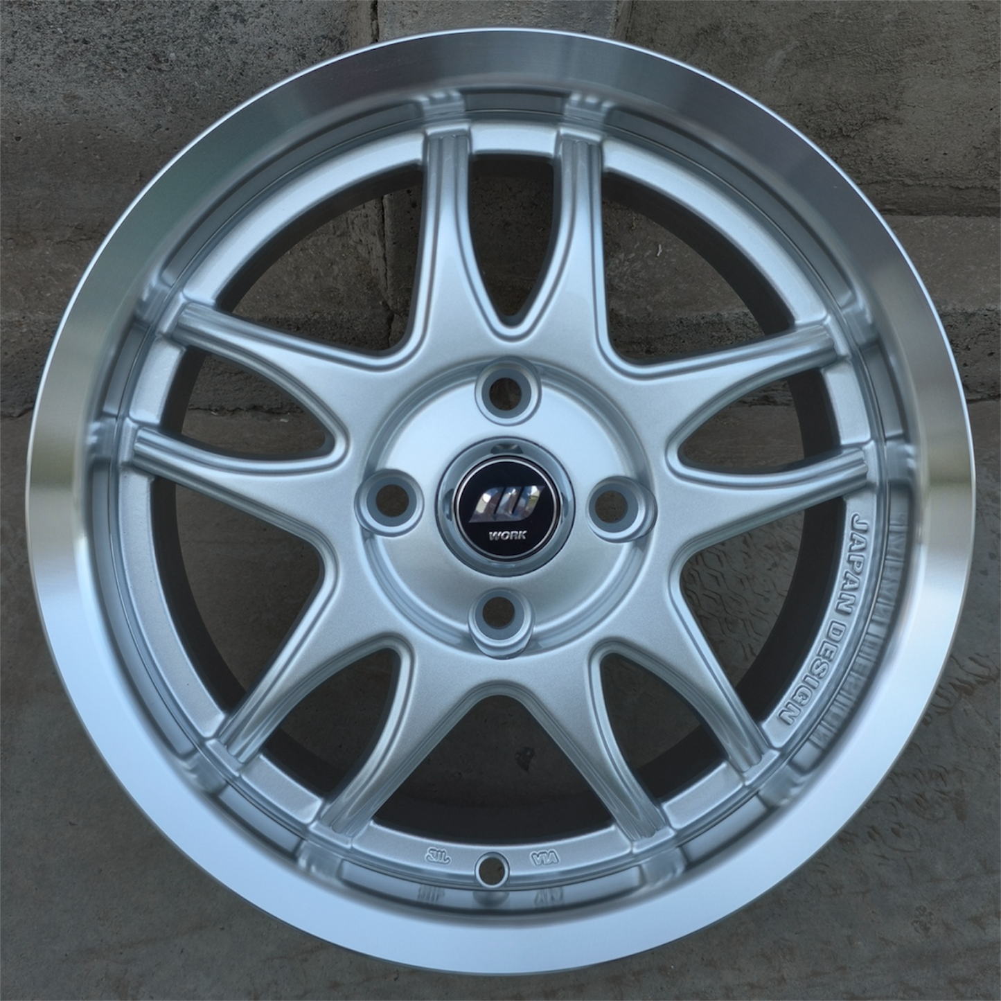 SET DE 4 LLANTAS WORK EMOTION. Aro 14 - 4x100. Color Plateado. (14D582B)
