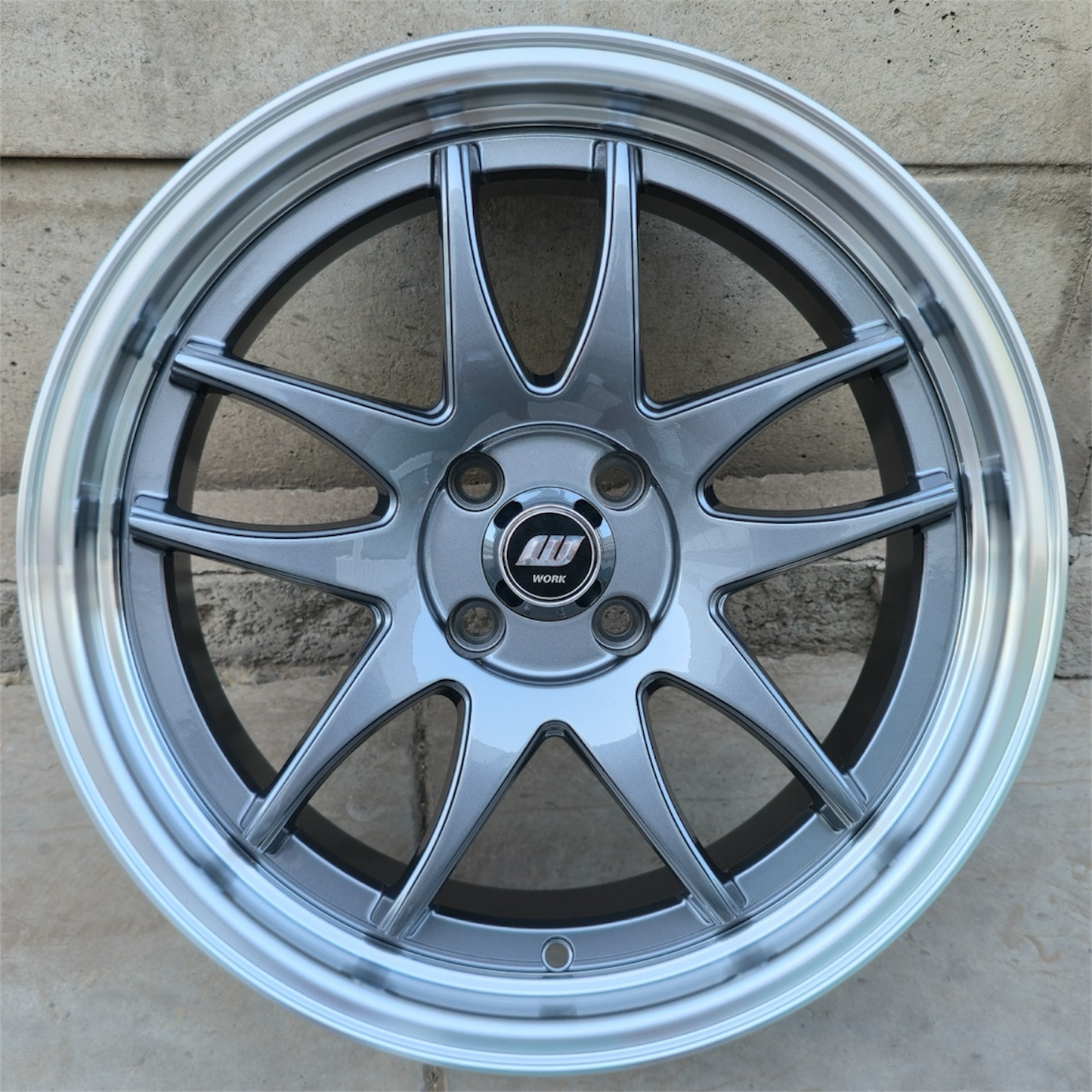 SET DE 4 LLANTAS WORK EMOTION. Aro 15 - 4x100. Color Grafito Aro Cromado. (15B5899B)