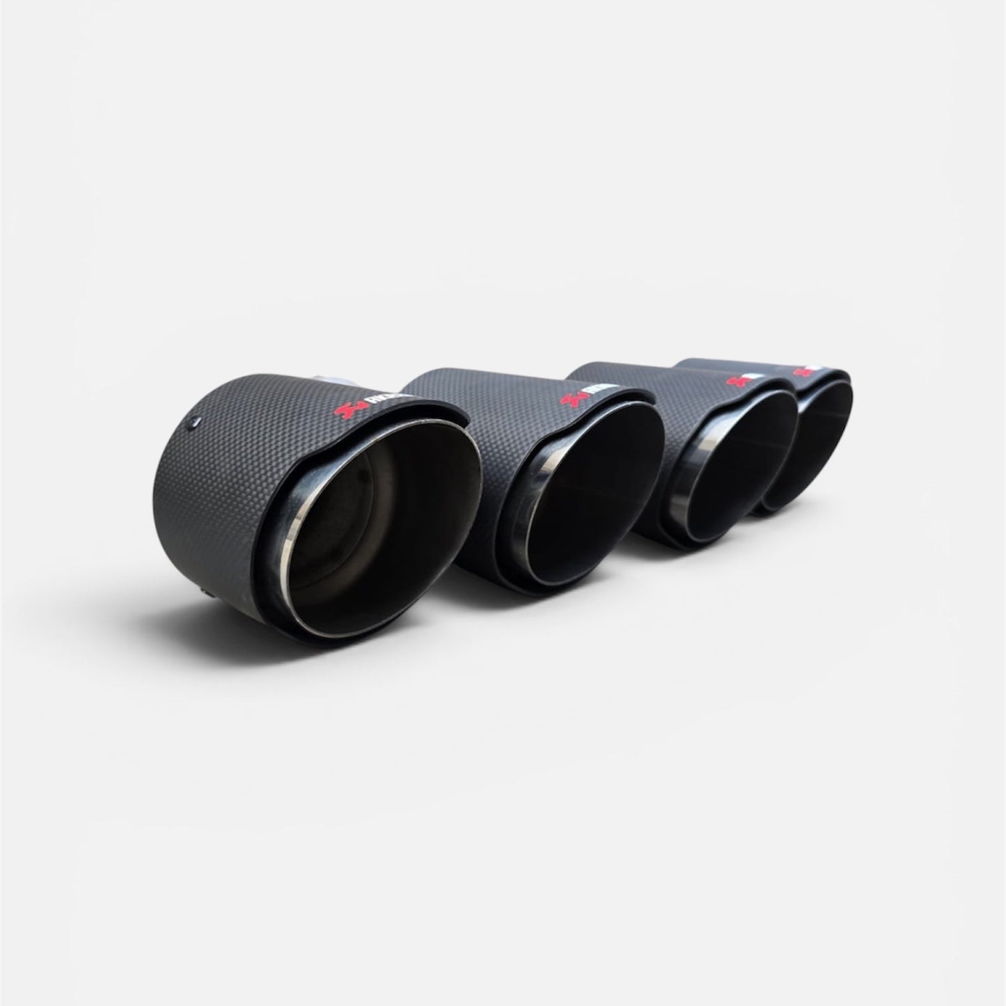 Set de Par de Colas de Escape de Alto Flujo Akrapovic 3”x doble 4”. Fibra de Carbono.