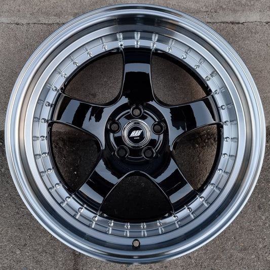 SET DE LLANTAS WORK MEISTER  . Aro-18-5x100 .Color Negro Aro Cromado .(DIM5039).
