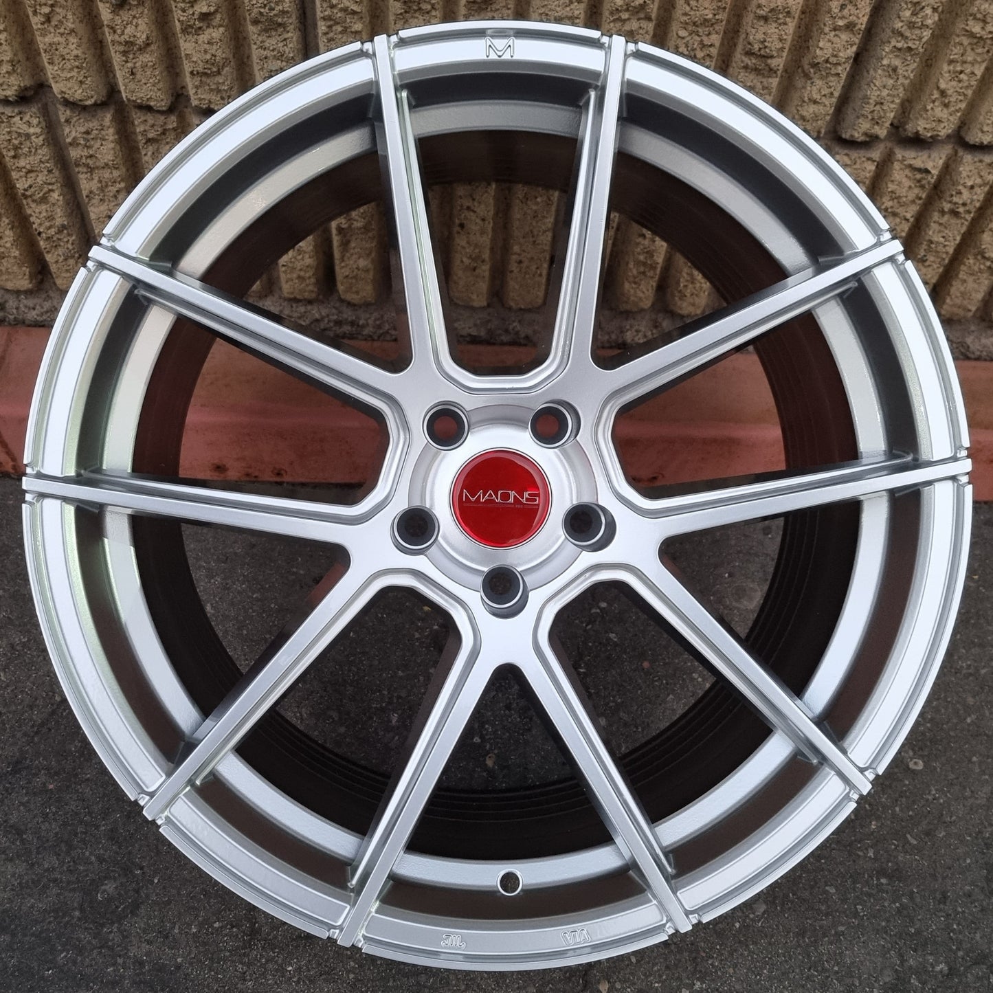 SET DE LLANTAS MODELO MR10 COLOR Plateado. Aro 19 - 5x112. (MR10)