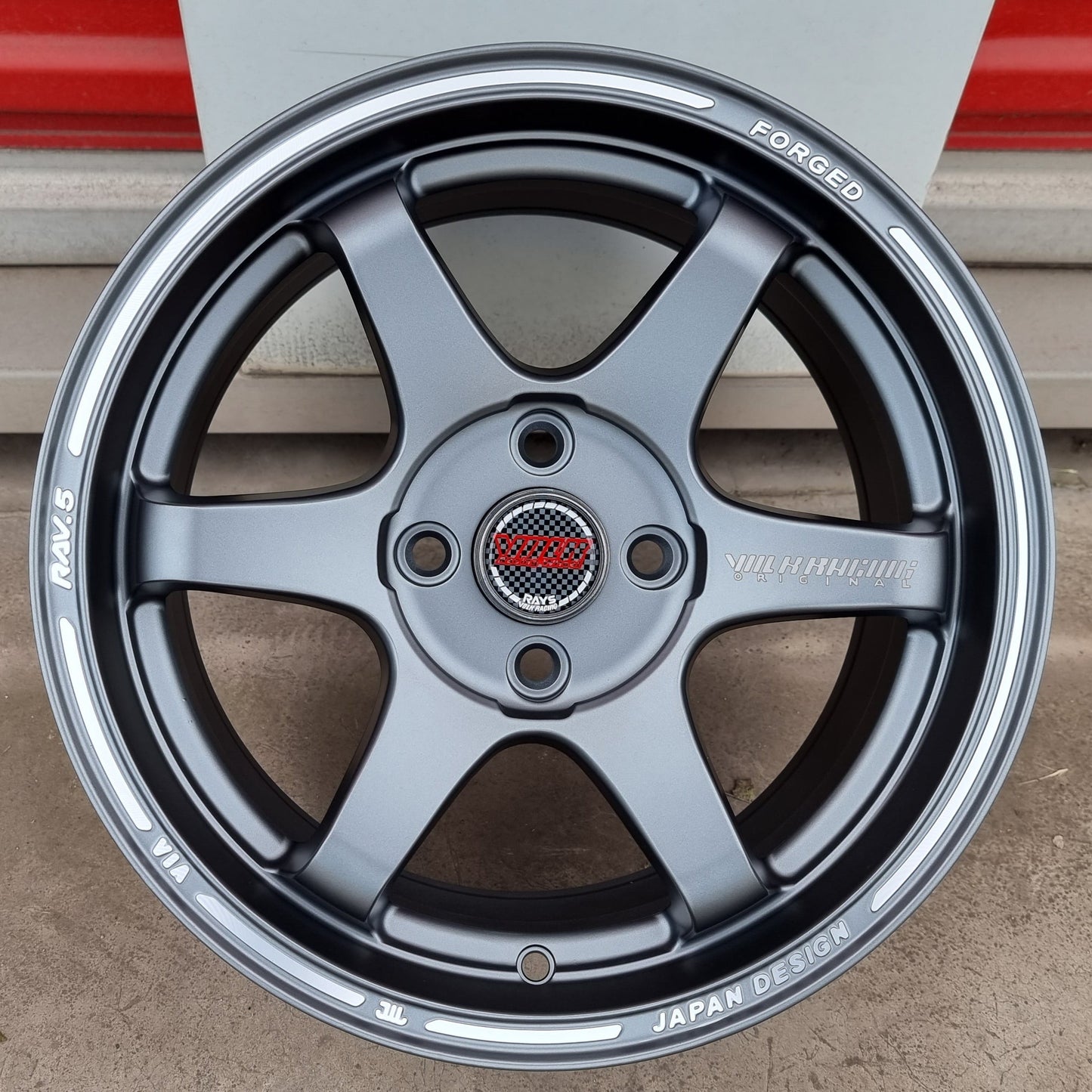 SET DE LLANTAS VOLK TE37. Aro 15 - 4x100. Color Grafito (FF0013)