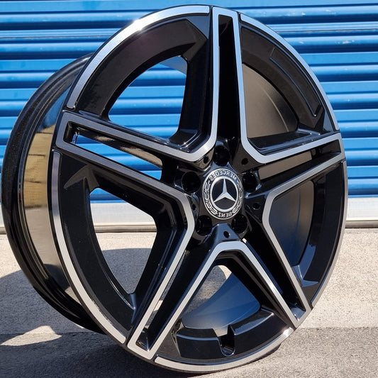 SET DE LLANTAS MERCEDEZ COLOR Cromado Fondo Negro. Aro 19 - 5x112. (DIM035)