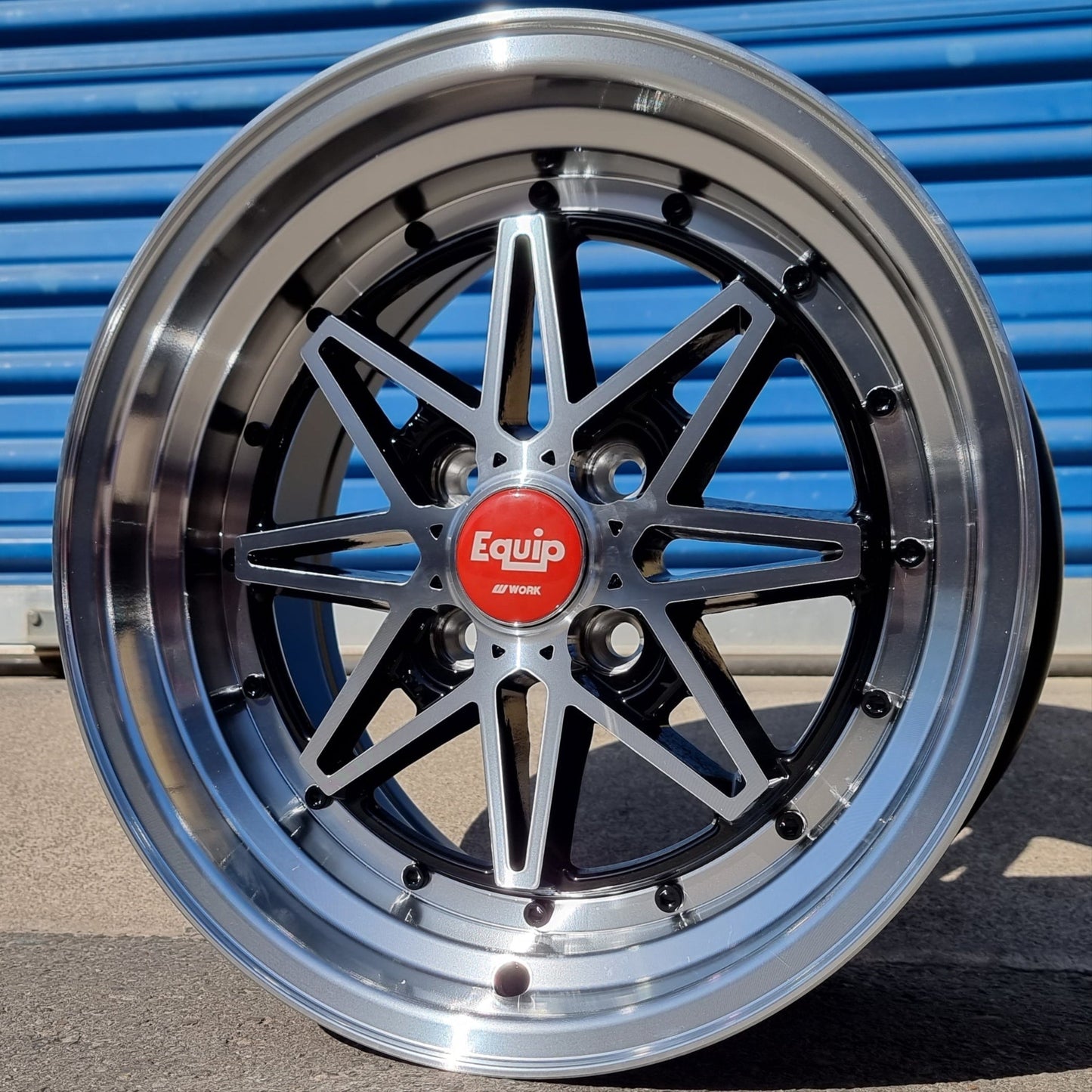 SET DE LLANTAS WORK EQUIP. Aro 15-4x100 .Color Cromado Fondo Negro .(L372).