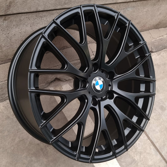 SET DE LLANTAS BMW 5D5 MONTADA. Aro 18 - 5x120. .Color Negro Mate .(334-27).