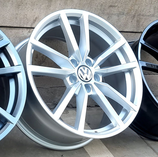 SET DE LLANTAS VOLKSWAGEN PRETORIA. Aro 18 - 5x112. .Color Plateado .(664).