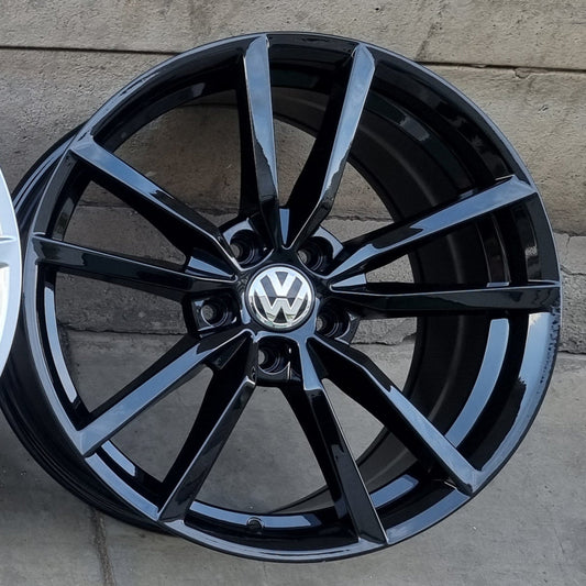 SET DE LLANTAS Volkswagen PRETORIA COLOR Negro Brillante. Aro 18 - 5x112 (664)