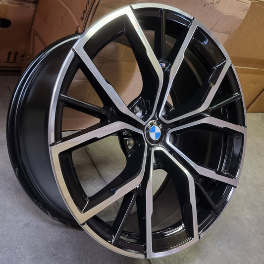 SET DE LLANTAS BMW   . Aro-19-5x120 .Color Cromado Fondo Negro .(H2010F).