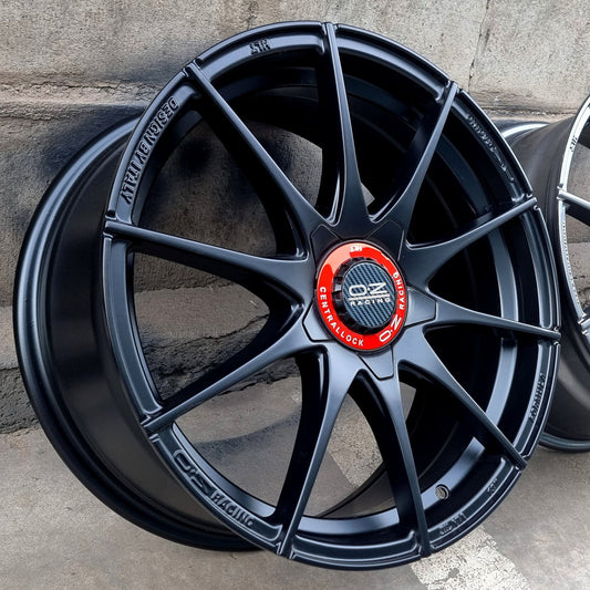 SET DE LLANTAS OZ FORMULA COLOR Negro. Aro 18 - 5x114 (FORMULA)