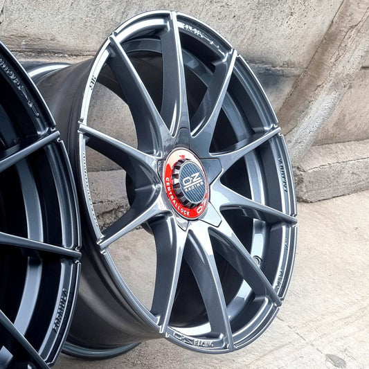 SET DE LLANTAS OZ FORMULA. Aro 18 - 5x112. .Color Grafito .(FORMULA).
