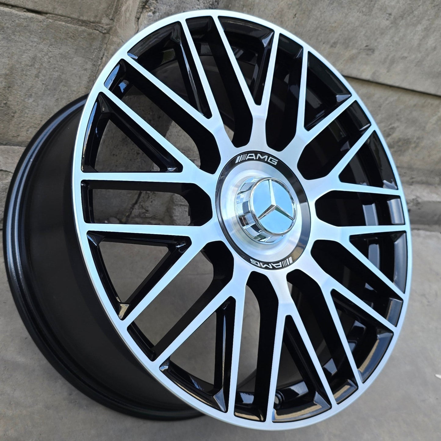 SET DE LLANTAS MERCEDEZ. Aro 19 - 5x112. Color Cromado Fondo Negro. (1932F)