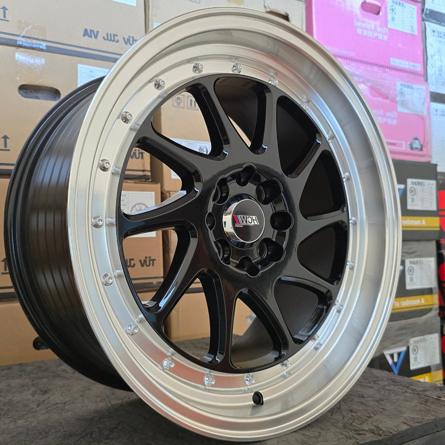SET DE LLANTAS MODELO: ROTIFORM COLOR Negro Aro Cromado. Aro 17- 4x100, 4x108 (17CLG48D)