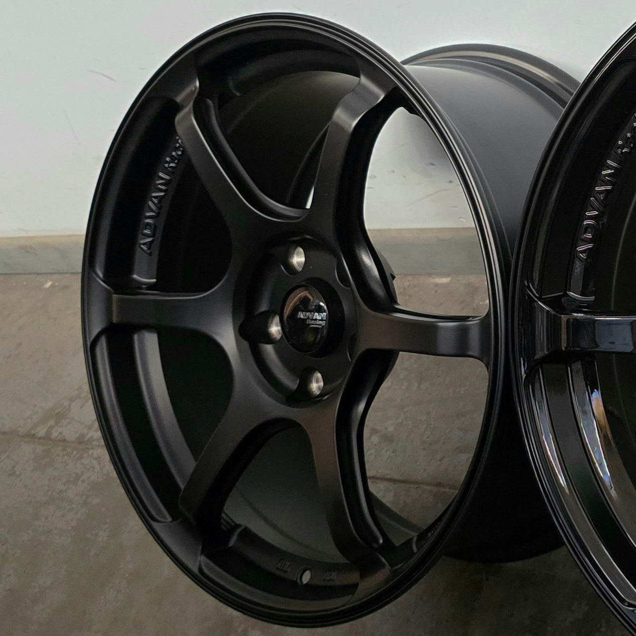 SET DE LLANTAS ADVAN RG2 COLOR Negro Mate. Aro 18 - 5x114 (FF25)