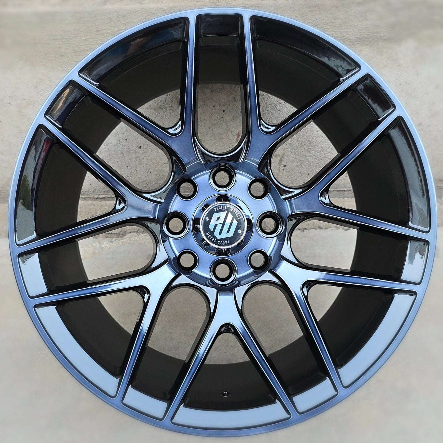 SET DE LLANTAS MODELO  RAGNO. Aro 15-4x100, 4X108 .Color Grafito .(RAGNO).