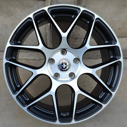 SET DE LLANTAS HRE  COLOR Cromado Fondo Negro. Aro 18 - 5x114 (330)