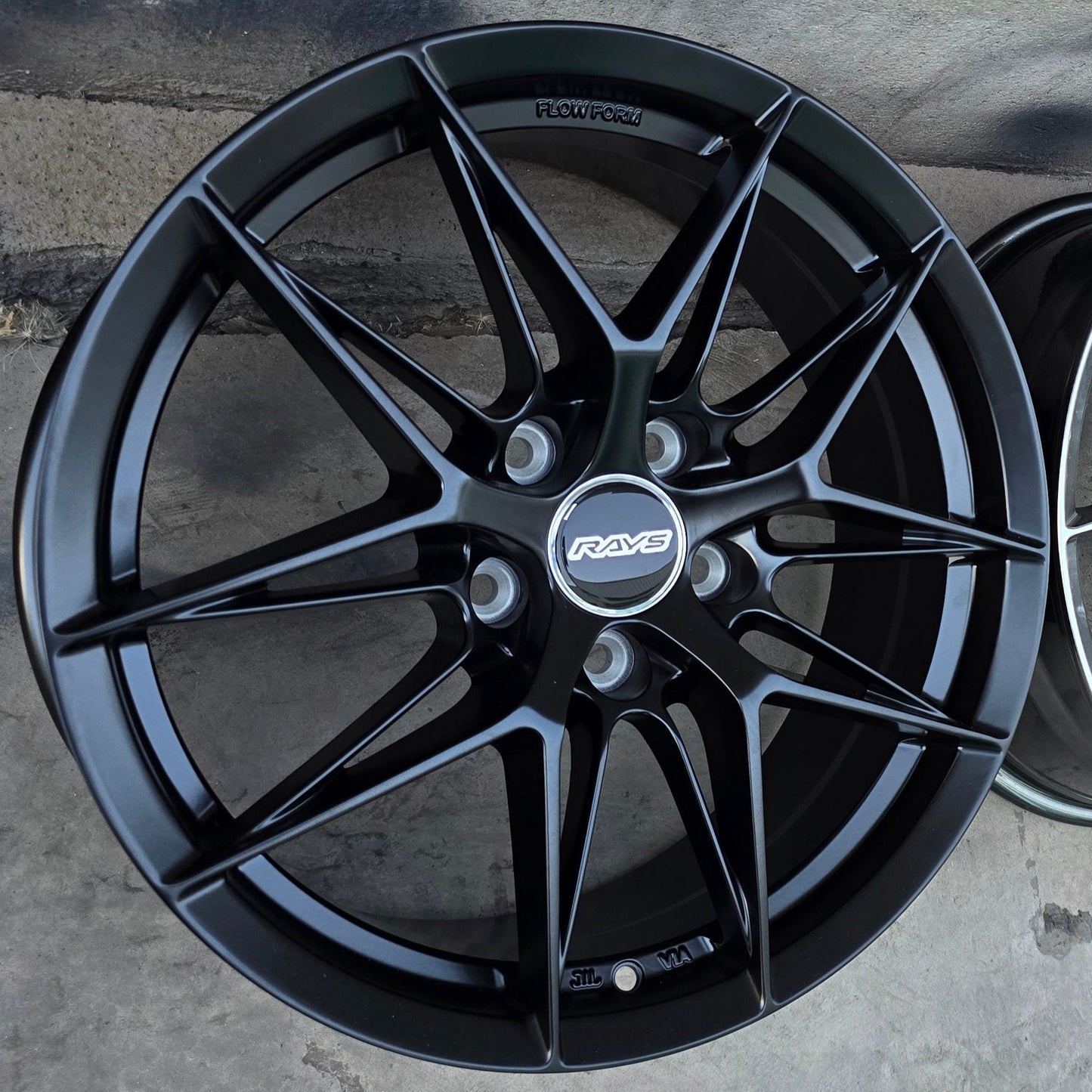 SET DE LLANTAS RAYS COLOR Negro. Aro 17- 5x114 (XTX005)